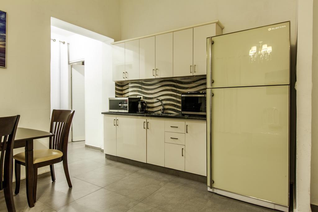 Sunset Beach Apartments Τελ Αβίβ Εξωτερικό φωτογραφία